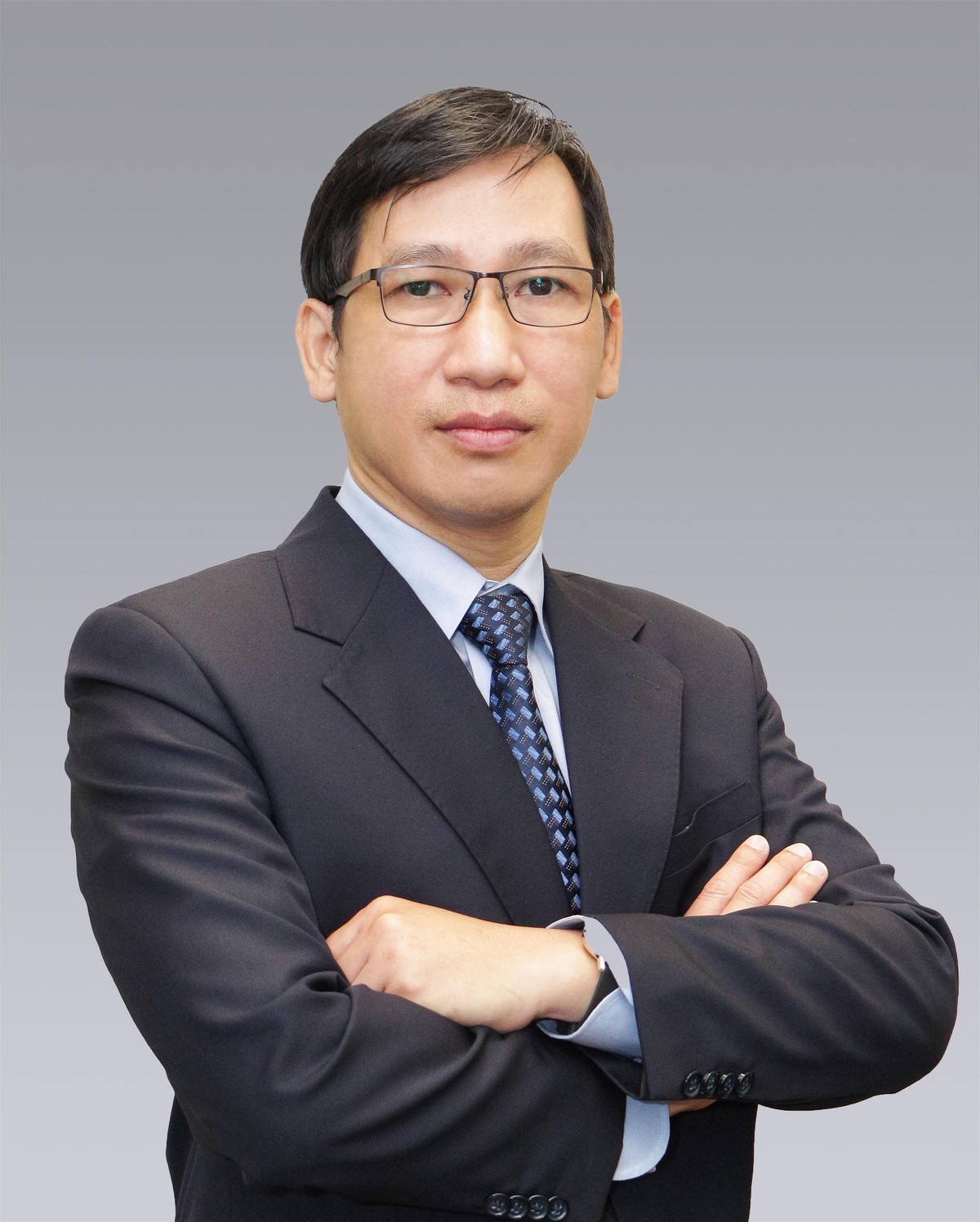 Ông Tín Nguyễn. Ông Tín Nguyễn.