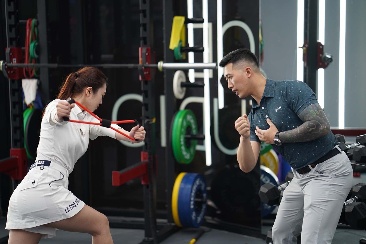 Rèn thể lực cùng huấn luyện viên tại Everygolf. Rèn thể lực cùng huấn luyện viên tại Everygolf.
