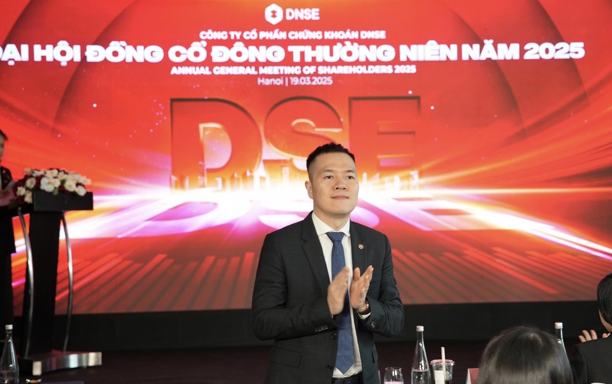 Ông Nguyễn Hoàng Giang, Chủ tịch HĐQT DNSE tại Đại hội đồng Trang Chủ KL99Com Số 1 Link Đăng Ký KL999 thường niên 2025.