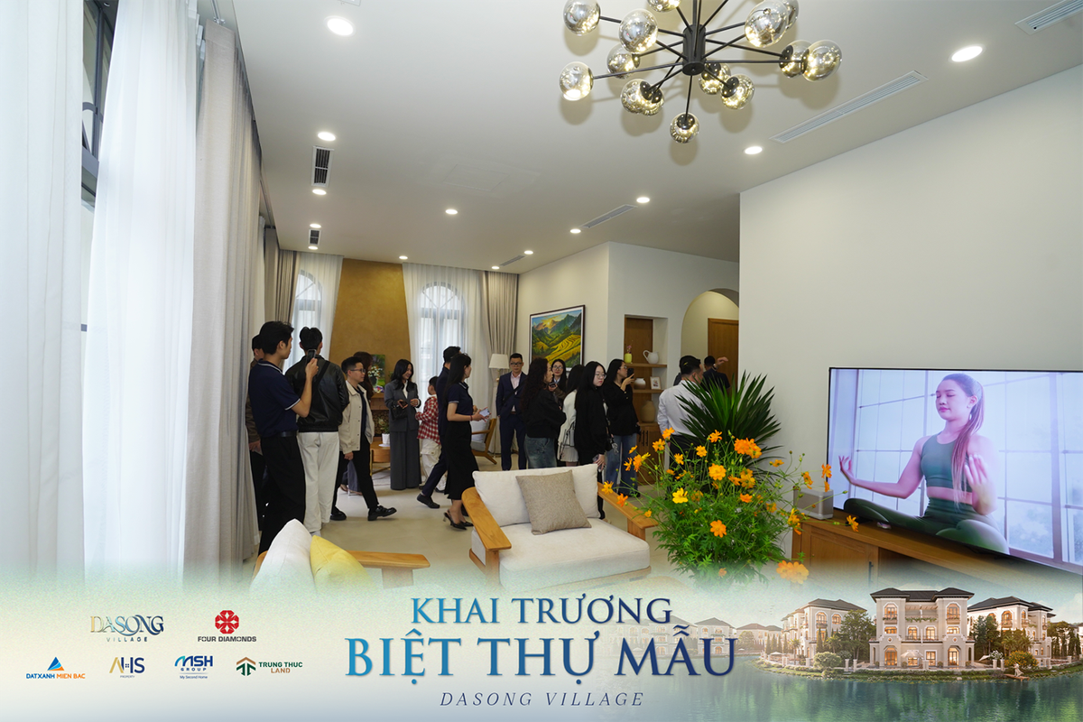 Khách hàng tham quan biệt thự mẫu Dasong Village.