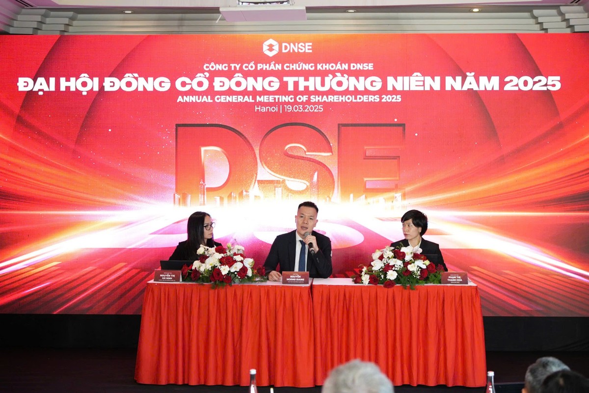 Ban lãnh đạo DNSE tại Đại hội đồng Trang Chủ KL99Com Số 1 Link Đăng Ký KL999 thường niên gần nhất (năm 2025).