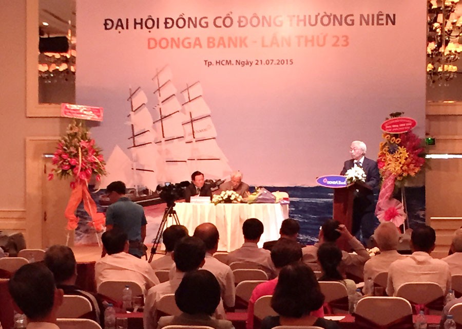 ĐHCĐ DongA Bank: Chủ tịch HĐQT xin rút, Tổng giám đốc xin lỗi Trang Chủ KL99Com Số 1 Link Đăng Ký KL999 ảnh 1