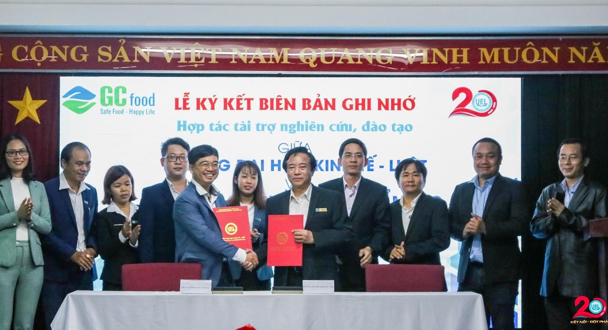 Đại diện các đơn vị tại buổi lễ ký kết hợp tác
