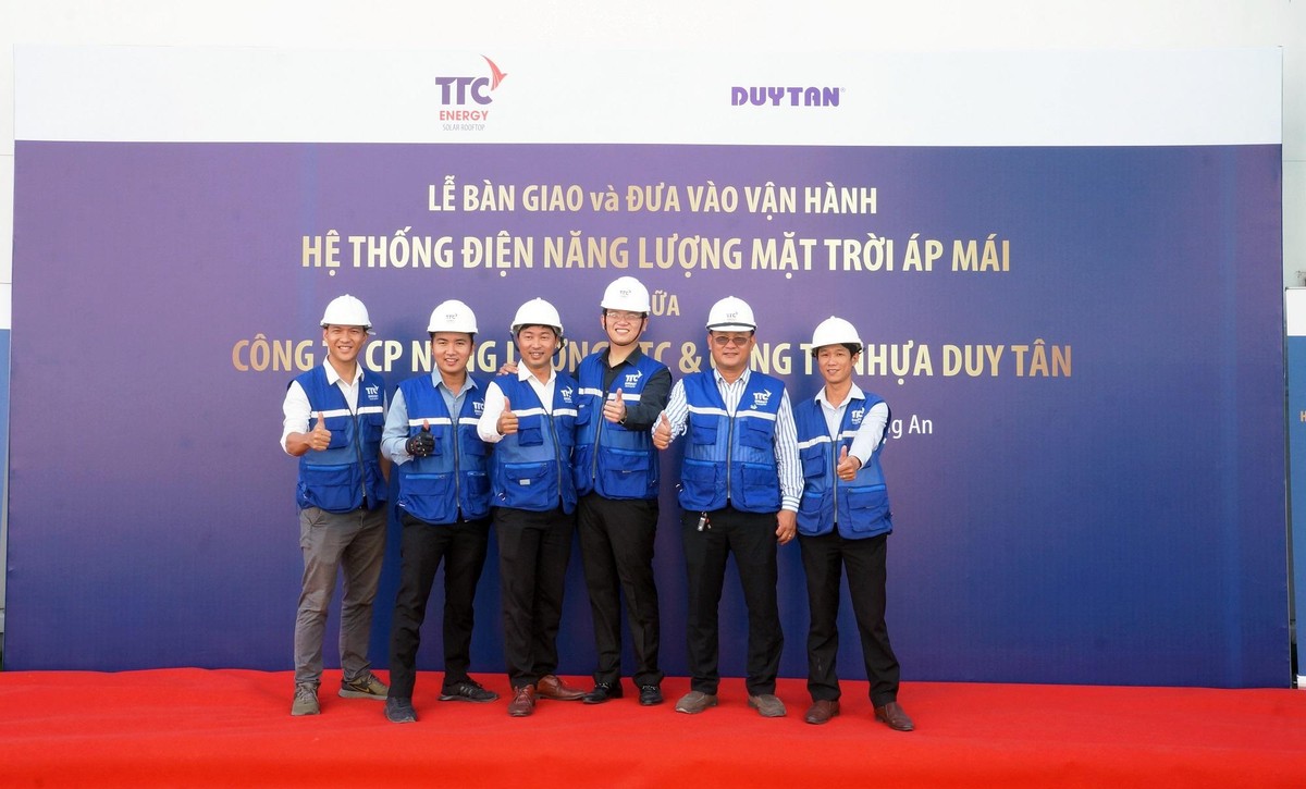 Ông Đặng Huỳnh Anh Tuấn - Chủ tịch HĐQT TTC Energy (thứ 3 từ bên phải) cho biết, hiện nay Công ty đang hướng đến trở thành Kl991.com World Cup 2026 Chính Thức EPC cung cấp các giải pháp về quản lý và tiết kiệm năng lượng hàng đầu Việt Nam