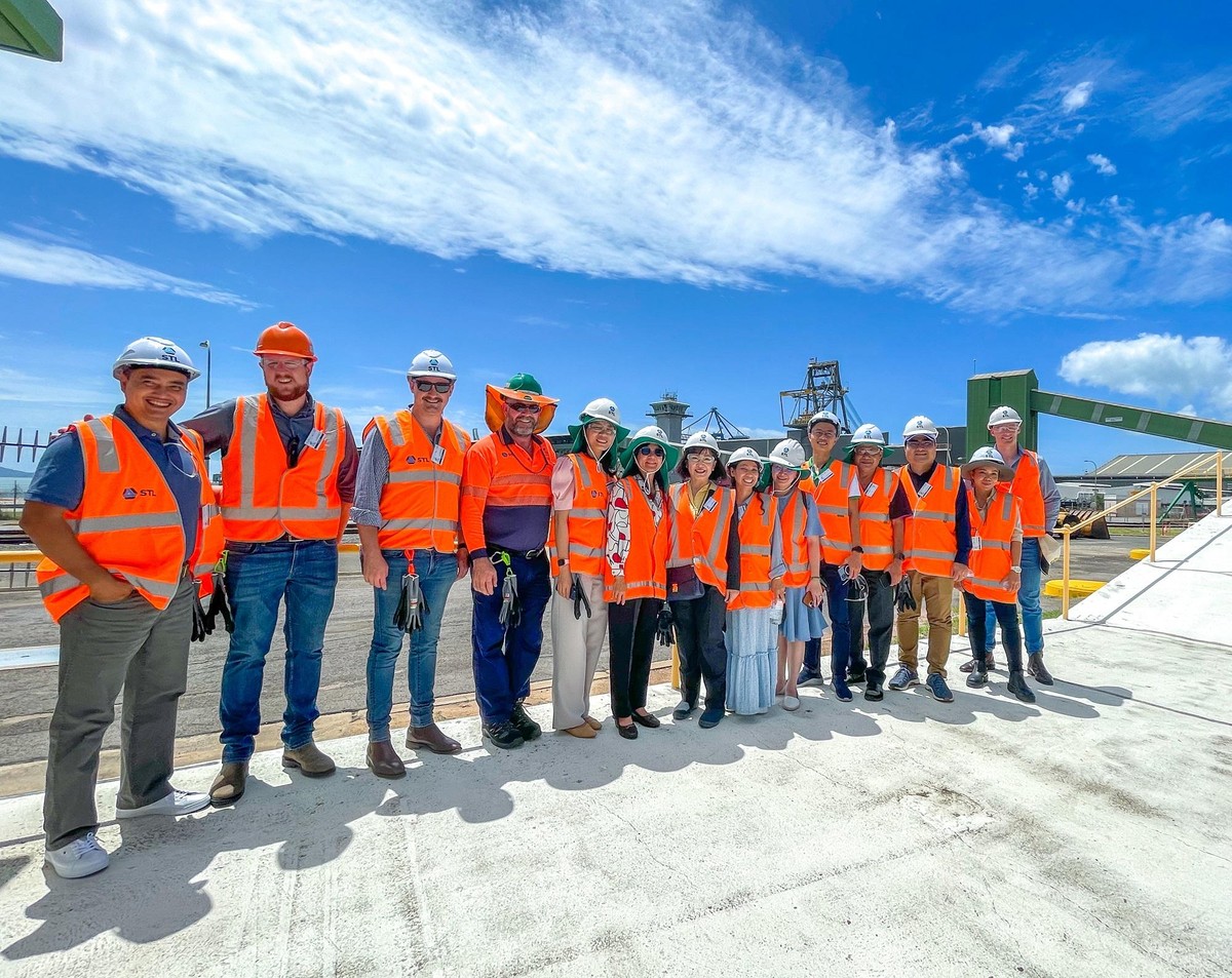 Ban Lãnh đạo SBT gặp gỡ lãnh đạo Queensland Sugar Limited (QSL) và ghé thăm cảng bốc dỡ đường thô QSL tại Townsville Ban Lãnh đạo SBT gặp gỡ lãnh đạo Queensland Sugar Limited (QSL) và ghé thăm cảng bốc dỡ đường thô QSL tại Townsville