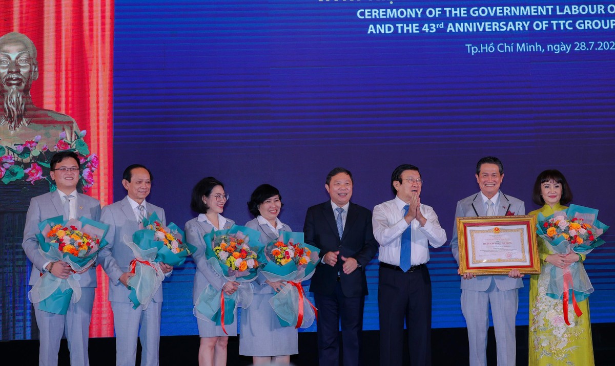 Đây là danh hiệu cao quý nhằm ghi nhận những thành tích của TTC nói chung và cá nhân bà Huỳnh Bích Ngọc nói riêng đúng dịp kỷ niệm 43 năm ngày hình thành Kl994 game bài casino hấp dẫn TTC (28/7/1979 - 28/7/2022)