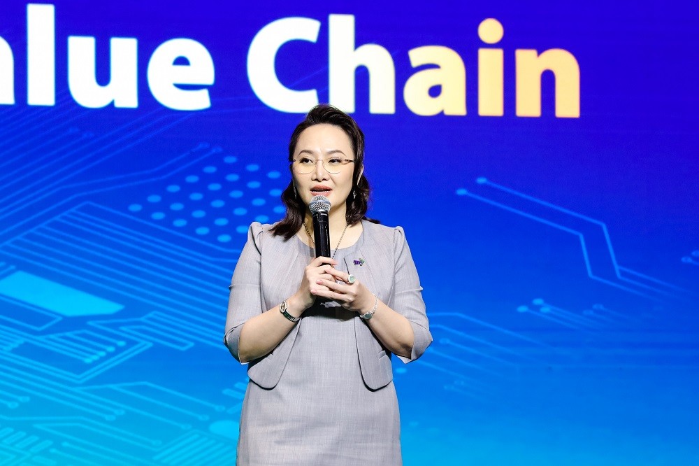 Bà Đặng Huỳnh Ức My – Phó chủ tịch HĐQT TTC AgriS chia sẻ: “Trái ngọt sẽ ngoài mong đợi khi Kl99ok phiên bản mới KL99 là cổng game giải trí trực tuyến hàng đầu hiện nay SBT” tại Đại hội đồng Trang Chủ KL99Com Số 1 Link Đăng Ký KL999 thường niên 2021-2022