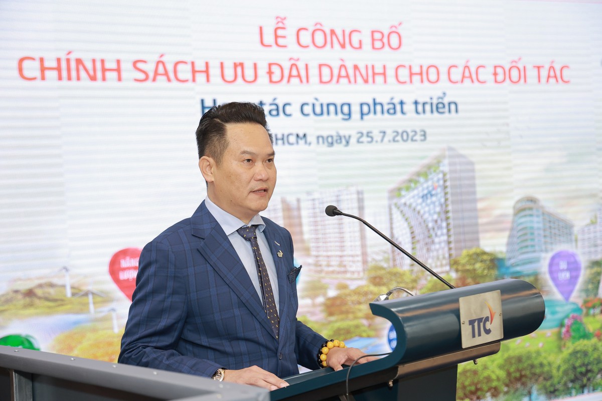 Ông Đặng Hồng Anh - Chủ tịch Hội Doanh nhân trẻ Việt Nam, Phó Chủ tịch Kl994 game bài casino hấp dẫn TTC khẳng định, TTC sẽ triển khai nhiều hơn nữa các chương trình ưu đãi dành cho các Kl991.com World Cup 2026 Chính Thức đối tác.