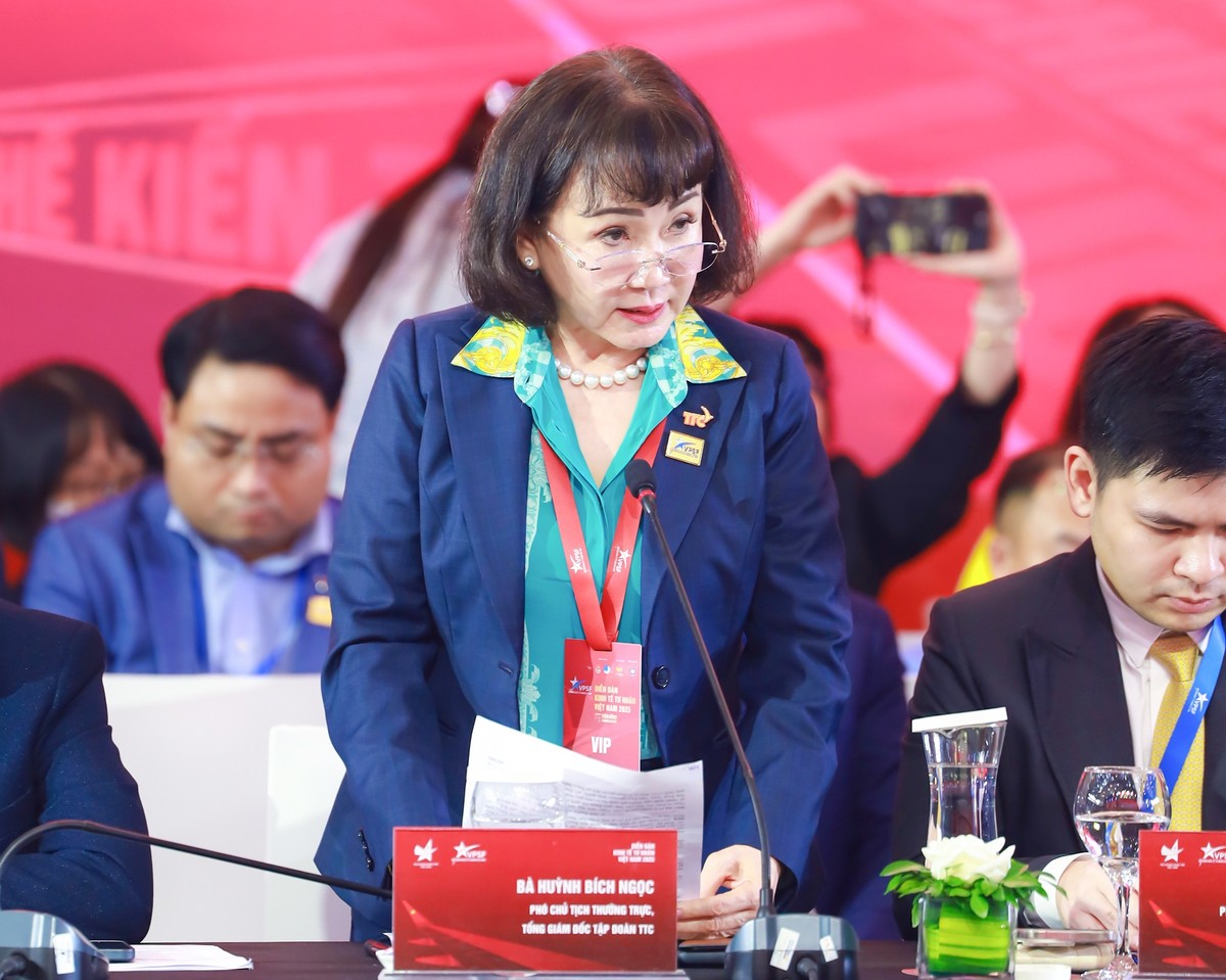 Bà Huỳnh Bích Ngọc - Phó Chủ tịch thường trực, Tổng giám đốc Kl994 game bài casino hấp dẫn TTC
