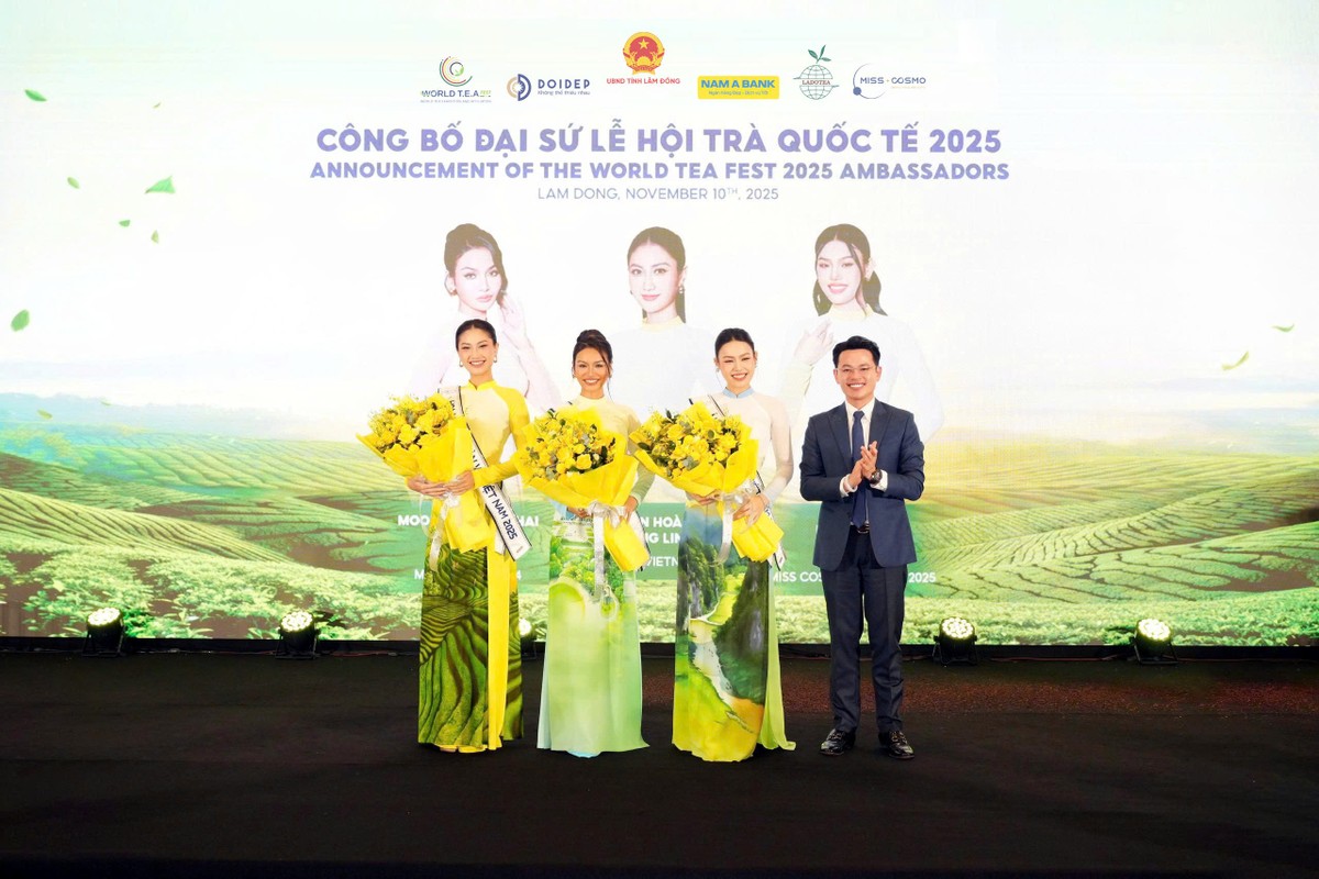 Công bố Đại sứ Lễ hội Trà quốc tế 2025: Hoa hậu Hoàn Vũ Việt Nam 2025 - Nguyễn Hoàng Phương Linh; Runner-Up Miss Cosmo 2024 - Karnruethai Tassabut; Á hậu Hoàn vũ Việt Nam 2025 - Đỗ Cẩm Ly (từ trái sang).