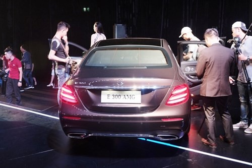 Khám phá Mercedes-Benz E-class thế hệ mới về Việt Nam ảnh 3
