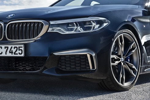BMW serie 5 thế hệ mới giá từ 52.200 USD ảnh 2