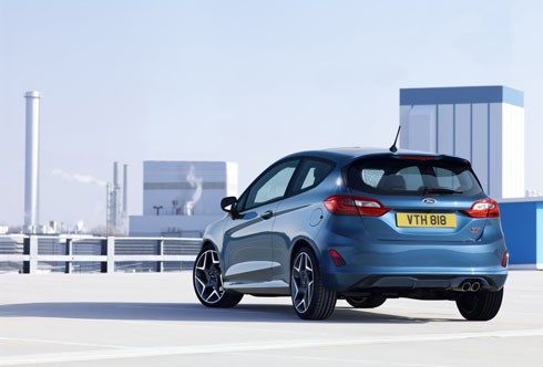 Ford Fiesta ST 2018 - hatchback thể thao mới lộ diện ảnh 2