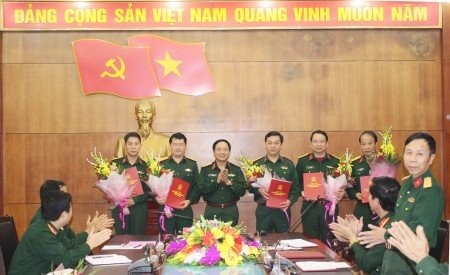 Điều động, bổ nhiệm cán bộ 2 quân khu ảnh 1