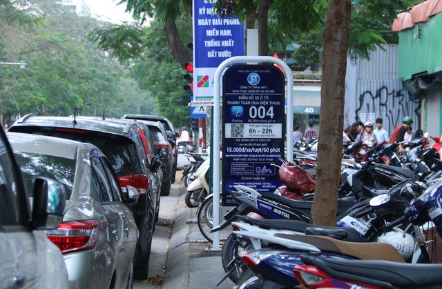 Hà Nội: Người dân lúng túng khi sử dụng công nghệ đỗ xe thông minh ảnh 3