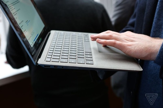 Surface Laptop trình làng với pin 14,5 tiếng, bàn phím bọc vải ảnh 4