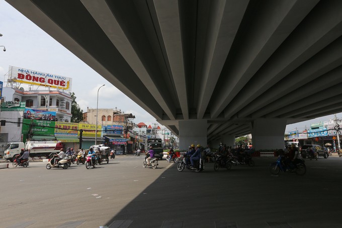 Cầu vượt hơn 500 tỷ đồng phía Tây TP HCM thông xe trước 3 tháng ảnh 9