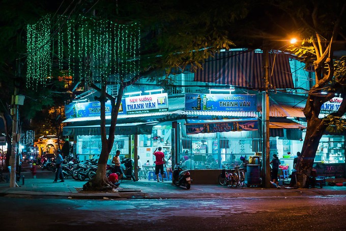 Đêm Việt Nam 'diệu kỳ' trong mắt khách Tây ảnh 3