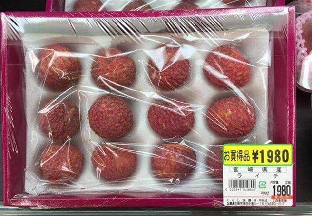 Quả xoài 1,7 triệu, vải thiều 400 nghìn đồng/12 quả: Xót lòng dân Việt ảnh 1