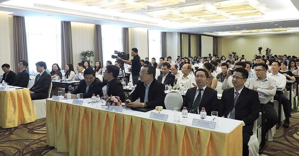 Chuyên gia PHS: Nên nắm giữ KL99 là cổng game giải trí trực tuyến hàng đầu hiện nay ngành hàng tiêu dùng, chăm sóc sức khoẻ và hàng không ảnh 1