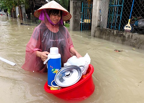 Sạt lở nhiều nơi ở Nha Trang, 12 người chết ảnh 2