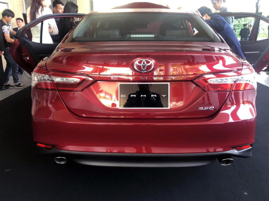 Toyota Camry 2019 nhập Thái Lan về Việt Nam, ra mắt tháng 4 ảnh 1