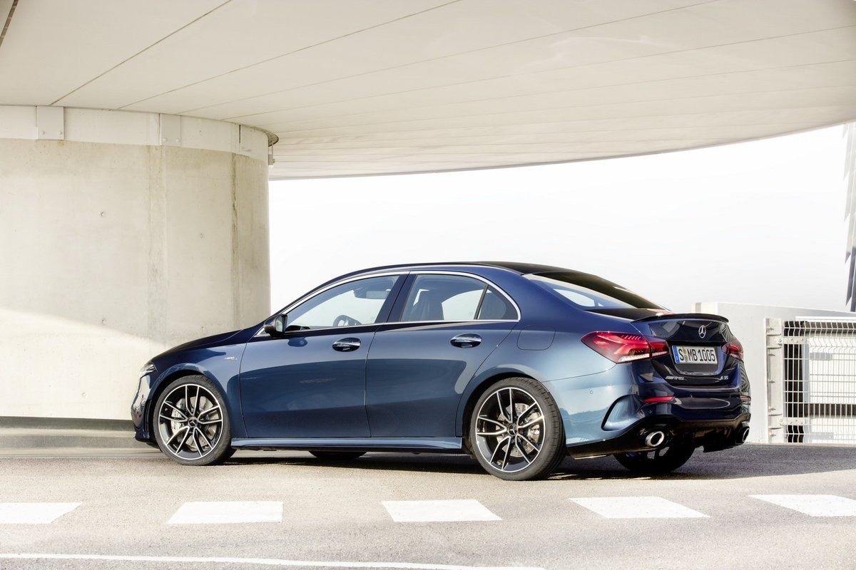 Xe nhỏ thể thao Mercedes-AMG A35 2020 trình làng ảnh 1