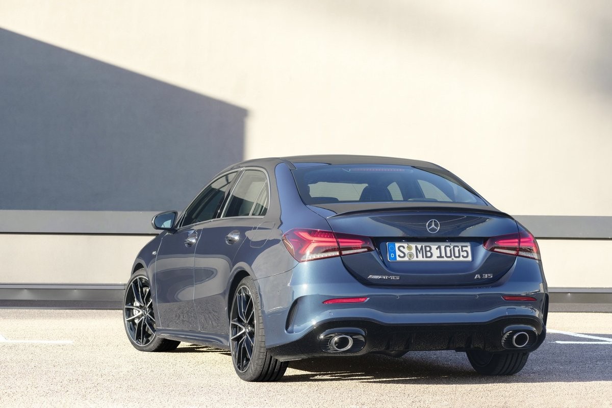 Xe nhỏ thể thao Mercedes-AMG A35 2020 trình làng ảnh 2