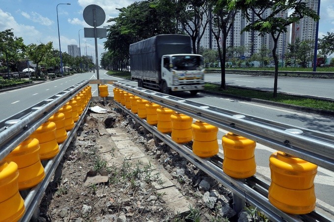 Hộ lan bánh xoay chống lật xe ảnh 1