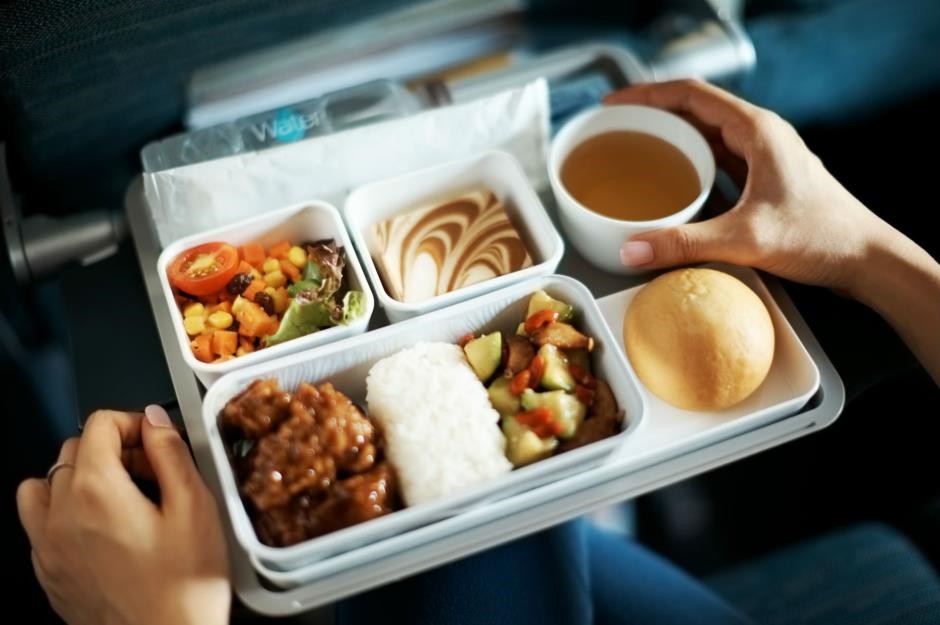 Khẩu phần ăn trên máy bay của các hãng hàng không nổi tiếng ảnh 15