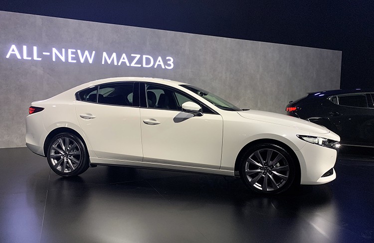 Mazda3 thế hệ mới ra mắt, tháng 10 bán tại Việt Nam ảnh 1