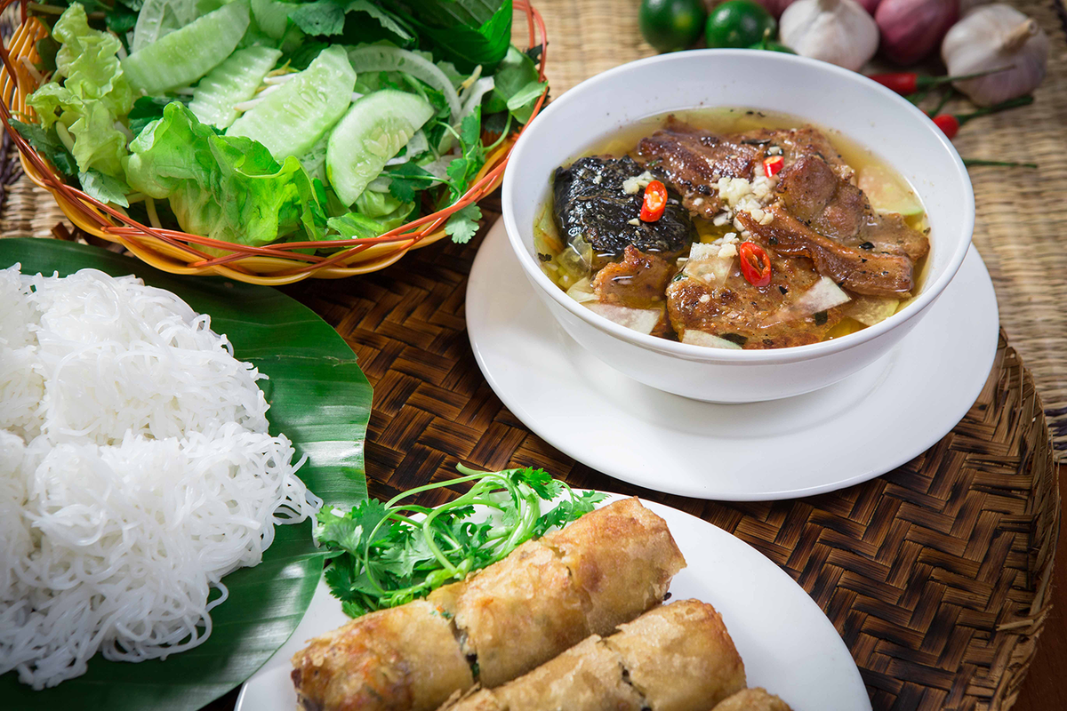 4 quán bún chả lâu đời nhất Hà Nội ảnh 2