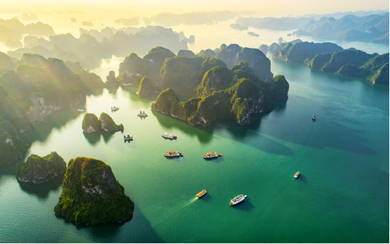 Phong cảnh thiên nhiên Vân Đồn và vịnh Bái Tử Long.