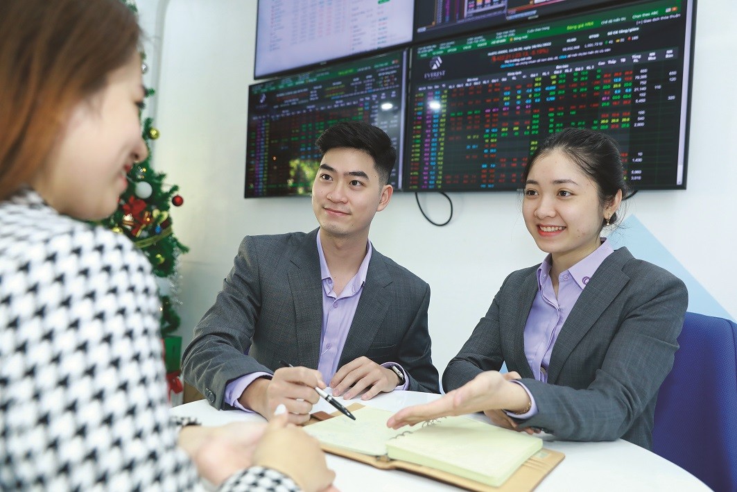 Ngoài nâng cao kiến thức, việc học hỏi kinh nghiệm từ những người đi trước cũng là điều quan trọng với các nhà Kl99ok phiên bản mới.