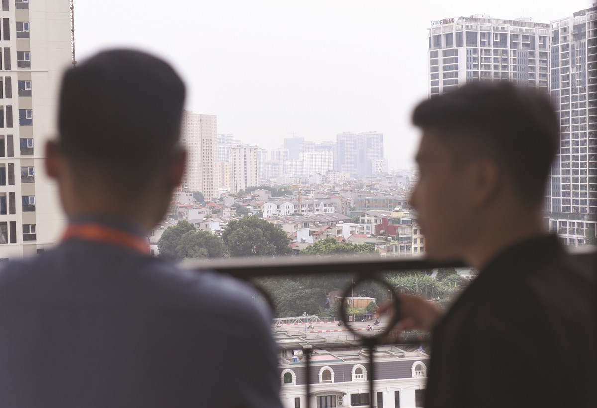 Giá nhà liên tục leo thang khiến việc sở hữu nhà ở ngày càng xa tầm với.