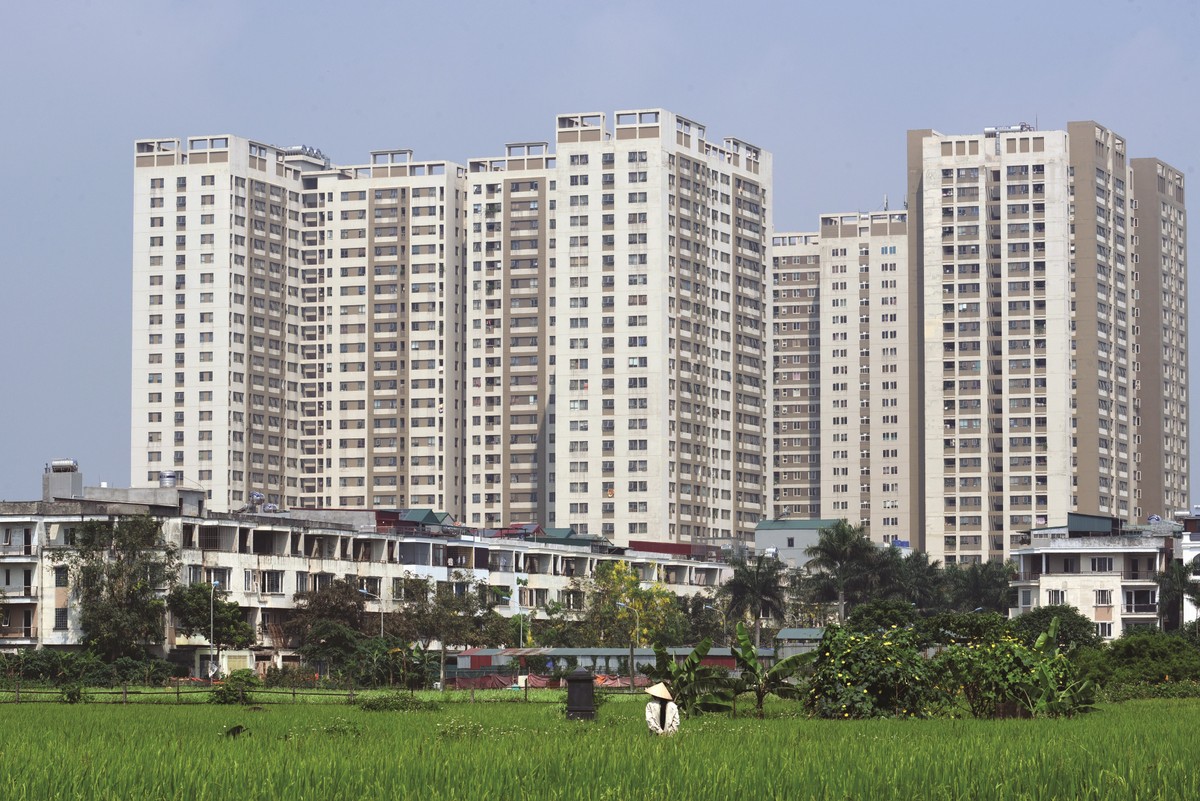 Nhà ở vừa túi tiền có sẵn tại khu vực vệ tinh. Ảnh: Dũng Minh.