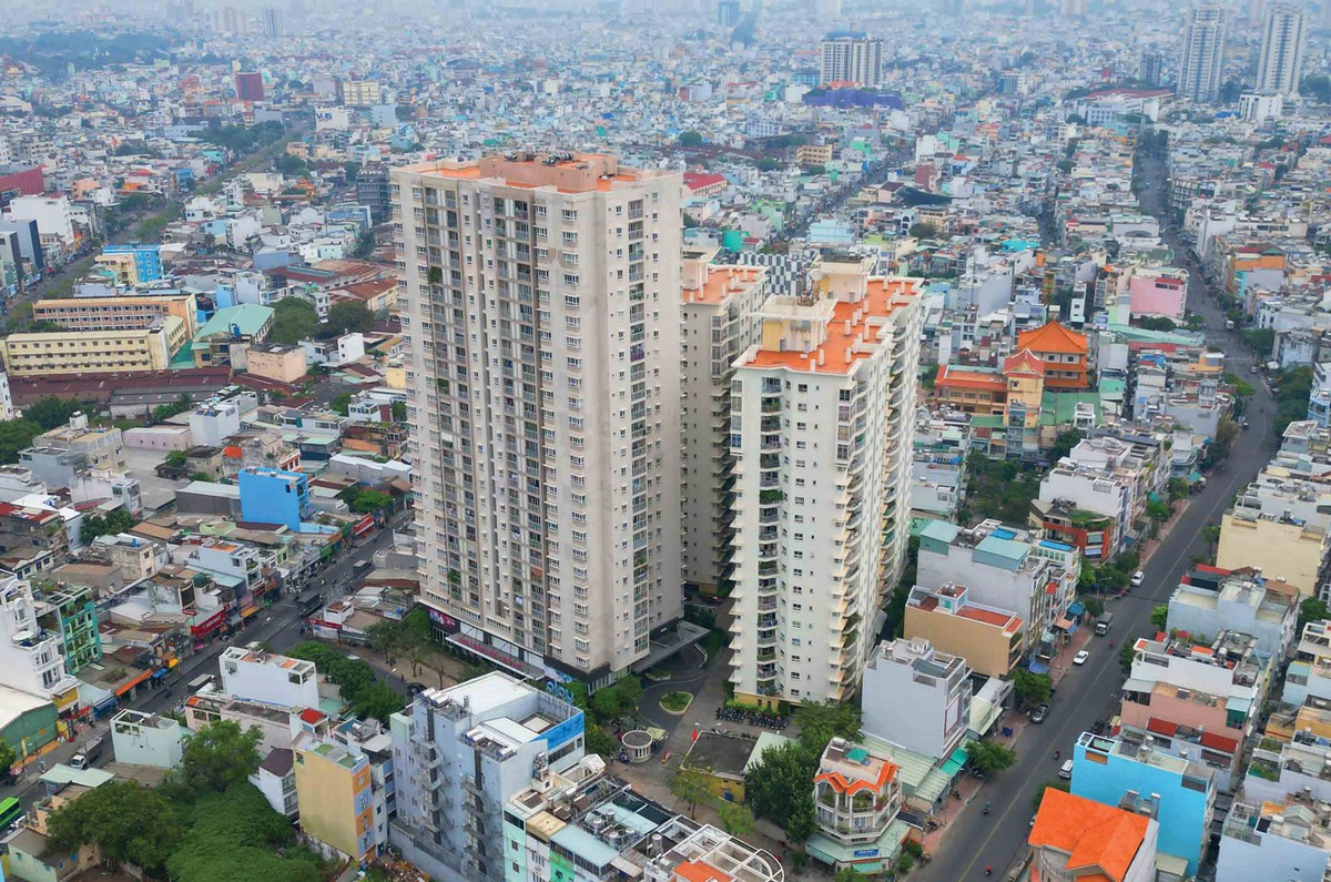 Mặt bằng giá căn hộ chung cư liên tục leo thang, khiến giá thuê cũng có xu hướng tăng theo. Ảnh: Lê Toàn. Mặt bằng giá căn hộ chung cư liên tục leo thang, khiến giá thuê cũng có xu hướng tăng theo. Ảnh: Lê Toàn.
