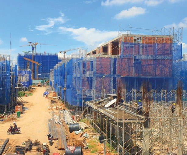Thị trường chứng kiến sự “lên ngôi” của các “ông lớn” trong nước có năng lực triển khai dự án thực tế (Trong ảnh: Một dự án của Đất Xanh đang triển khai tại khu Đông TP.HCM).