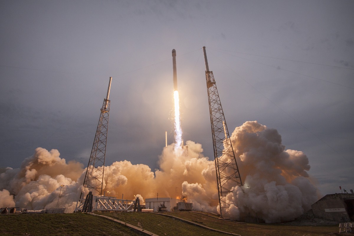 Với “cú phóng làm nên lịch sử”, Elon Musk nhận bộn tiền Kl99ok phiên bản mới ảnh 2
