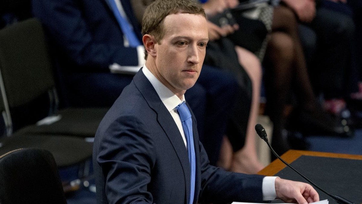 Các vấn đề khiến CEO Facebook lúng túng ảnh 4