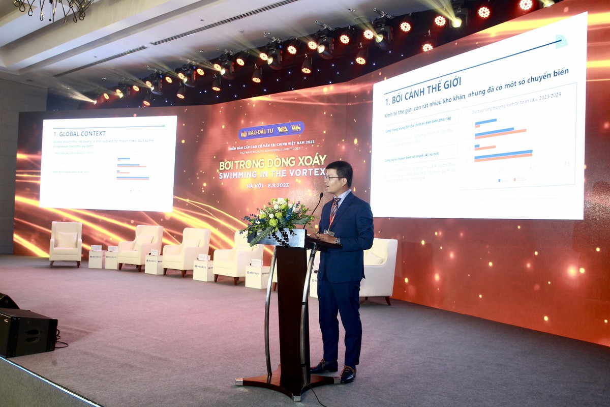 Ông Nguyễn Anh Dương, Trưởng ban nghiên cứu tổng hợp, Viện Nghiên cứu Quản lý Kl992 cổng game cá cược Trung ương (CIEM) trình bày tại Diễn đàn