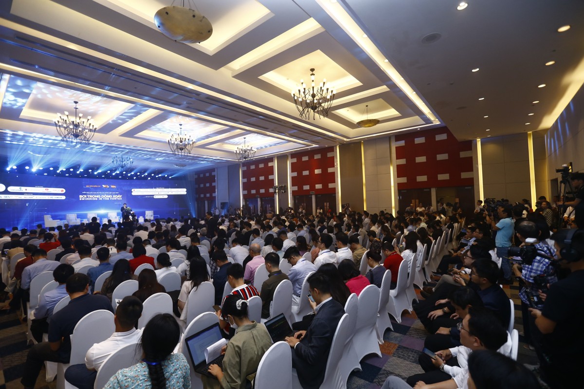 Diễn đàn thu hút đông đảo khách tham dự trực tiếp