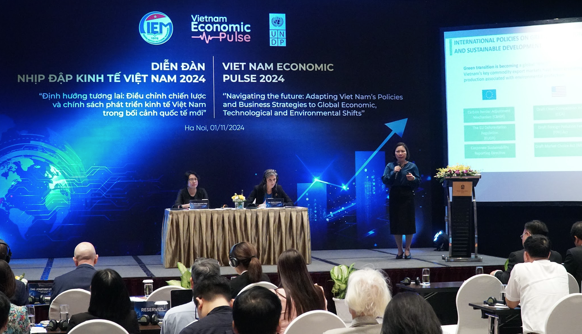 Bà Phạm Thị Ngọc Thủy, Giám đốc Ban Nghiên cứu phát triển Kl992 cổng game cá cược tư nhân (Ban IV) chia sẻ tại Diễn đàn “Nhịp đập Kl992 cổng game cá cược Việt Nam 2024”