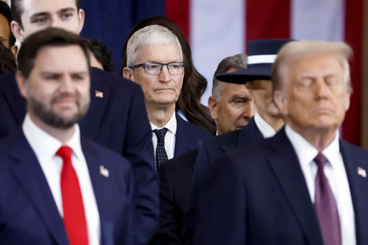CEO Apple Tim Cook trong lễ nhậm chức