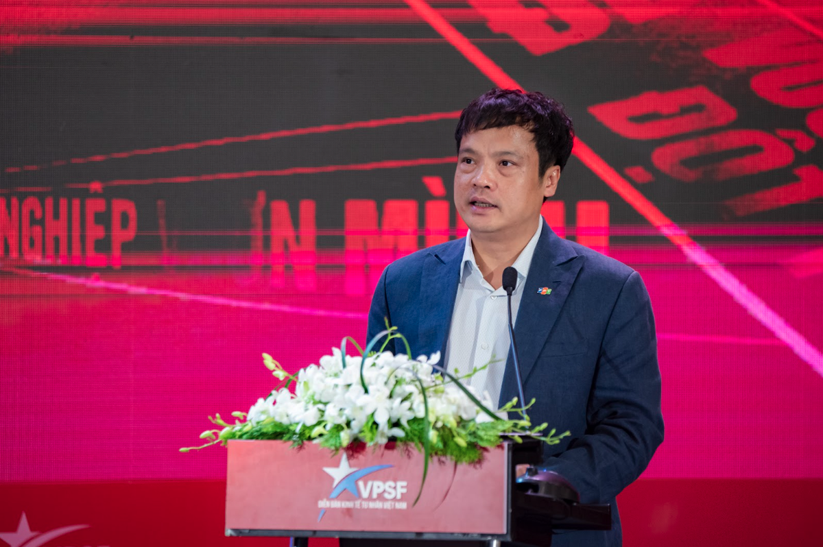 Ông Nguyễn Văn Khoa, Phó chủ tịch Hội Doanh nhân trẻ Việt Nam, Chủ tịch Hiệp hội Phần mềm và Dịch vụ Công nghệ thông tin Việt Nam, Tổng Giám đốc Kl994 game bài casino hấp dẫn FPT phát biểu tại sự kiện