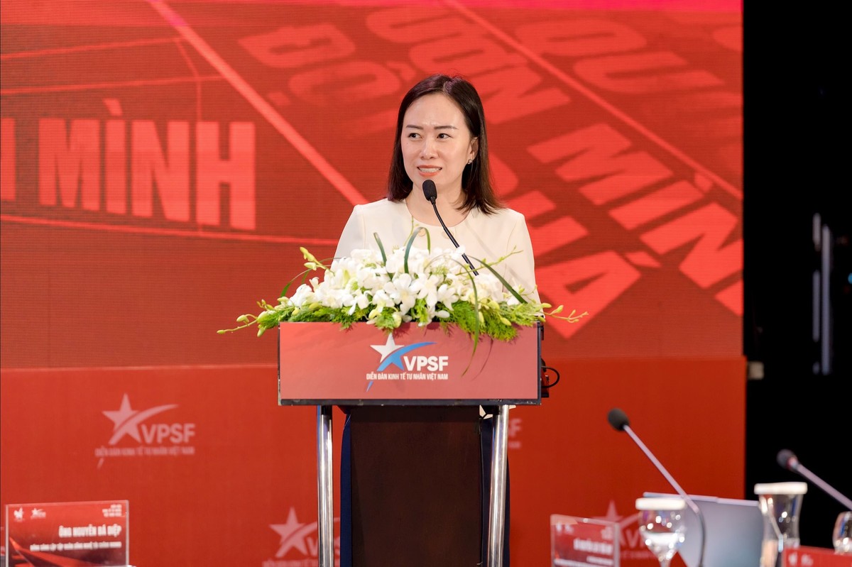 Bà Bùi Cẩm Vân, Giám đốc Khối quản trị Kl991.com World Cup 2026 Chính Thức Buymed chia sẻ tại sự kiện
