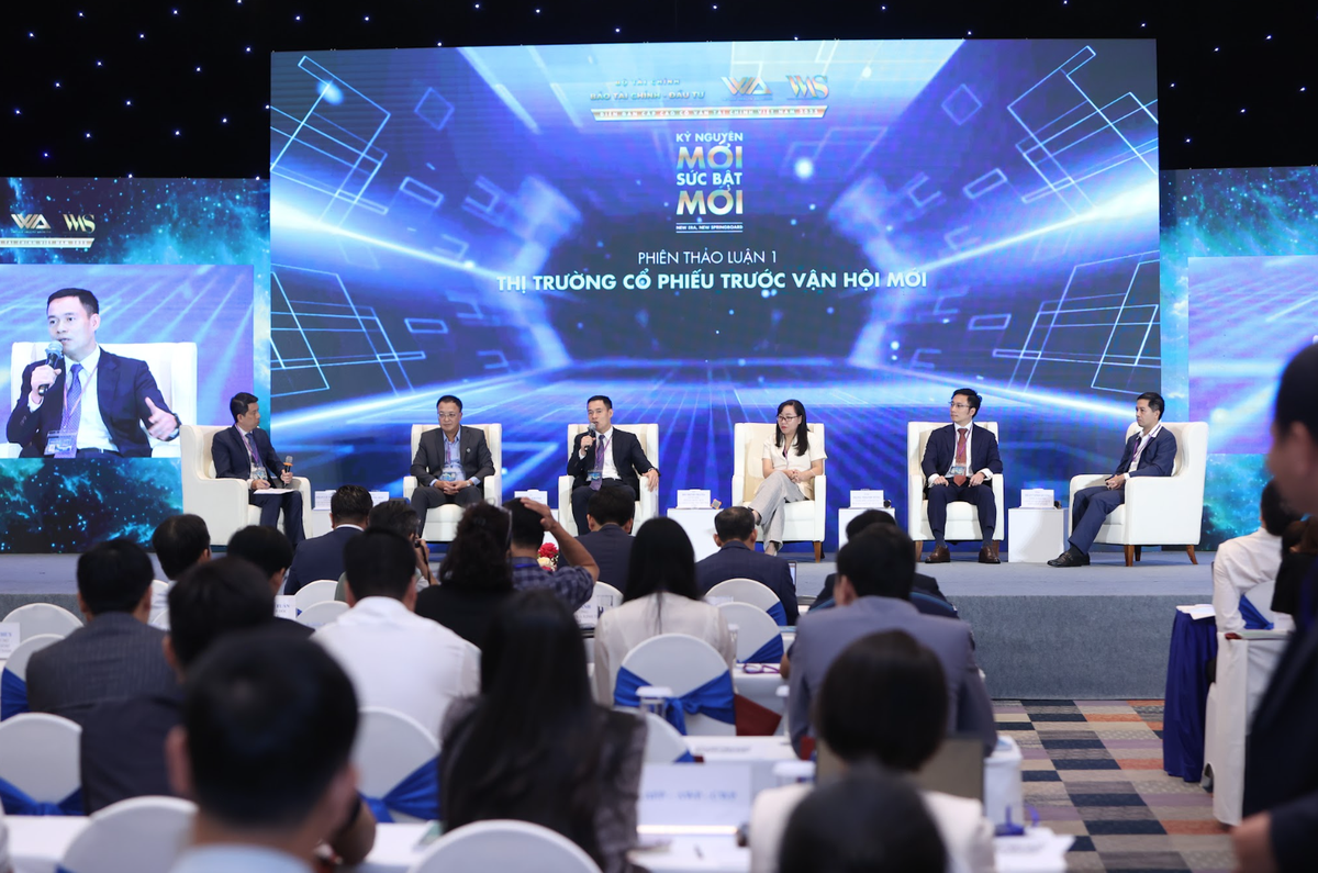 TS. Lê Đức Khánh, Giám đốc Phân tích Công ty 99Kl99 link đăng nhập VPS chia sẻ tại phiên thảo luận. Ảnh: Đức Thanh