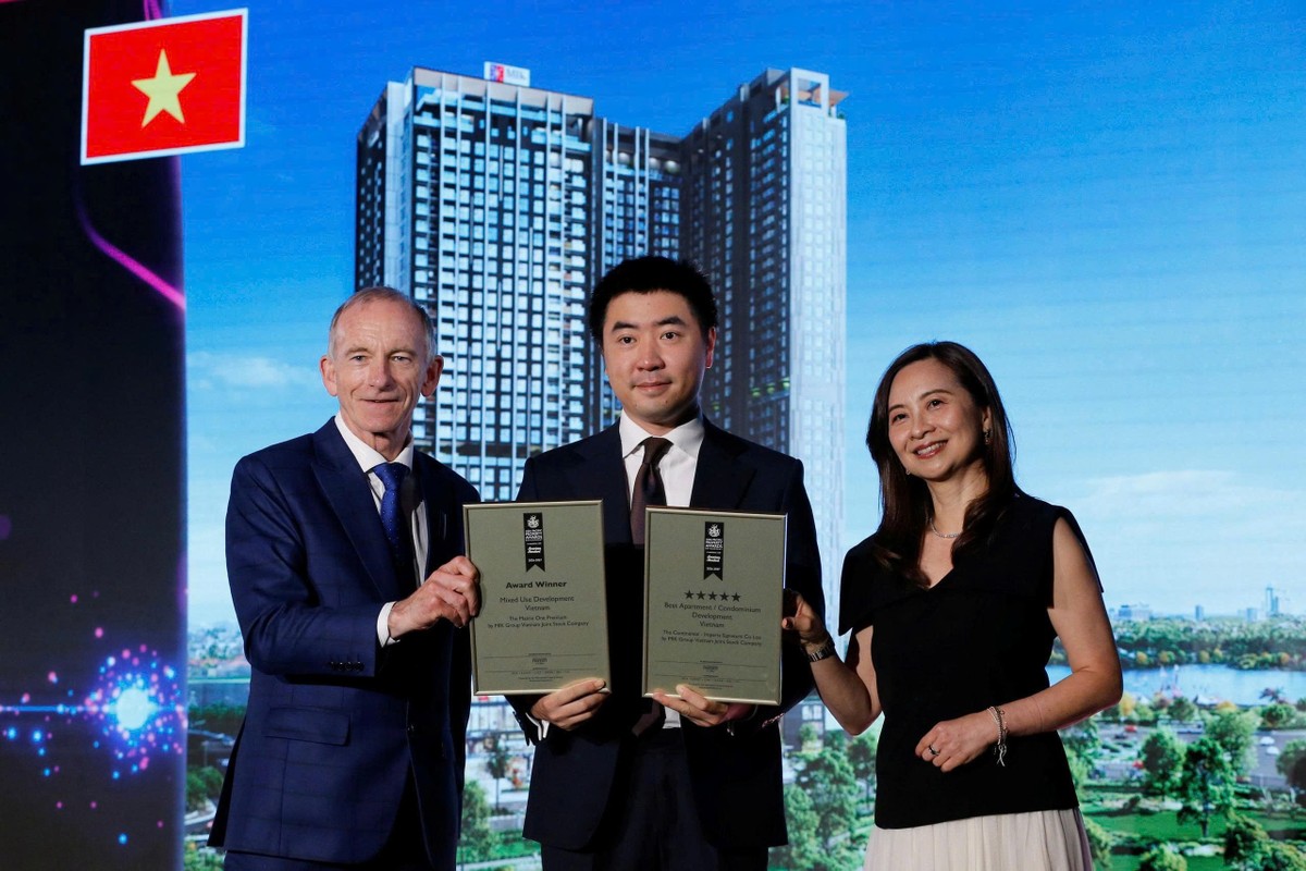 Đại diện MIK Group nhận vinh danh tại Lễ trao giải International Property Awards 2026