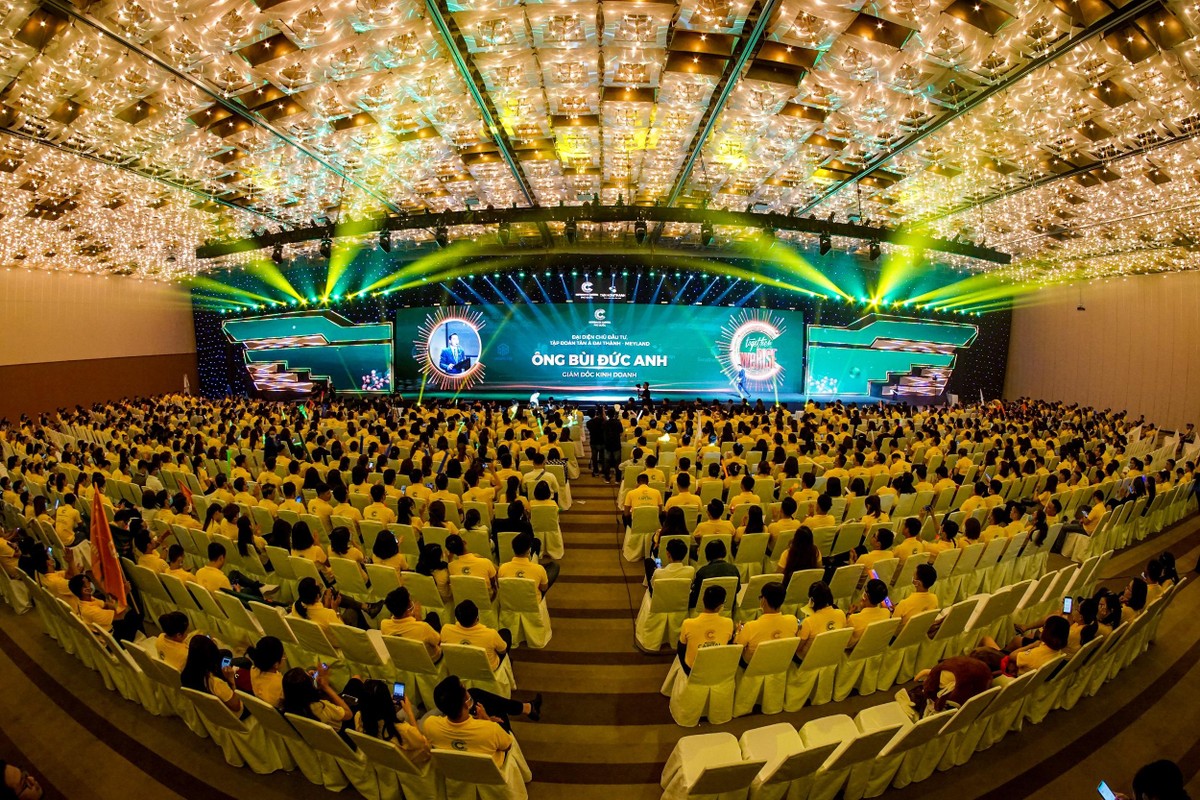 Hơn 1.300 chiến binh Kl992 VIP Trang Chủ 2026 hăng hái khí thế ra quân.