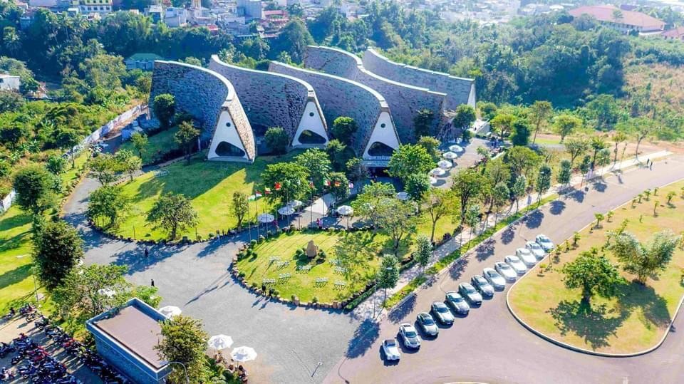 Vietravel cho biết thời gian này tập trung bán combo vé máy bay và phòng khách sạn, khai thác các địa điểm du lịch an toàn.